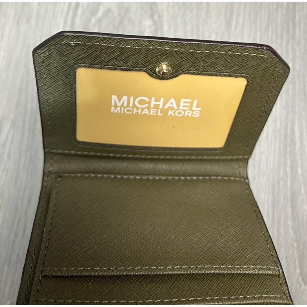 Michael Kors Hayes Small Tri-Fold Wallet Olive Green Pebbled Leather Gold Logo - Picture 7 of 11